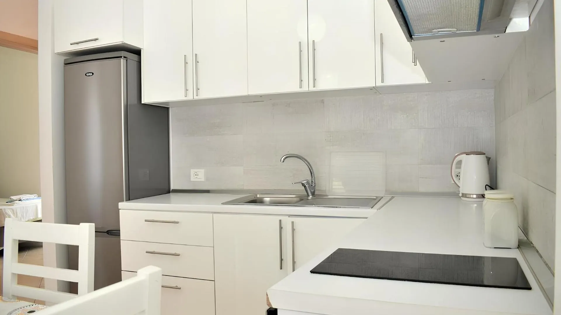 Secure Beach Apartment In Lalzit Bay Plazhi San Pietro