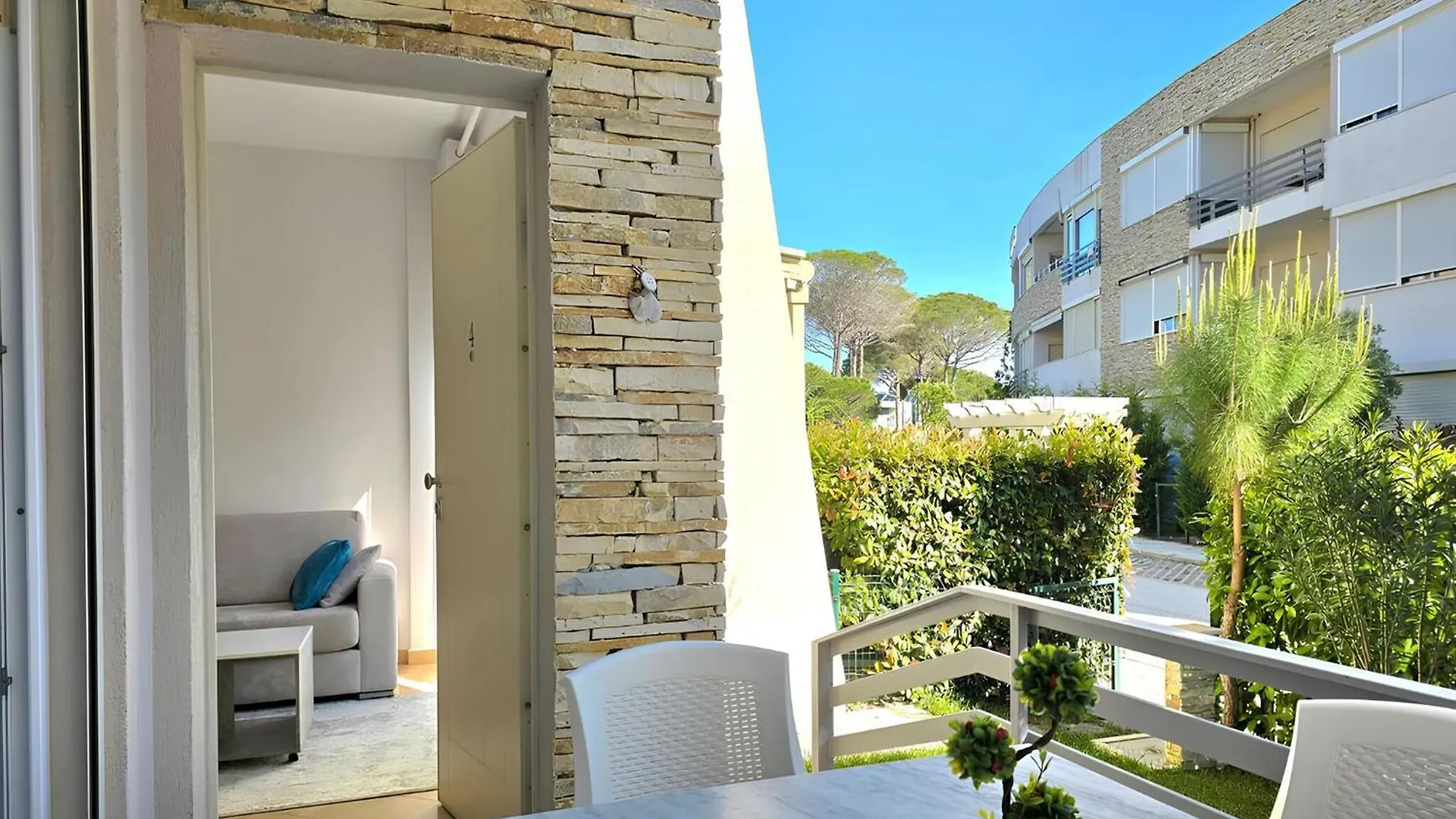 Secure Beach Apartment In Lalzit Bay Plazhi San Pietro Albania