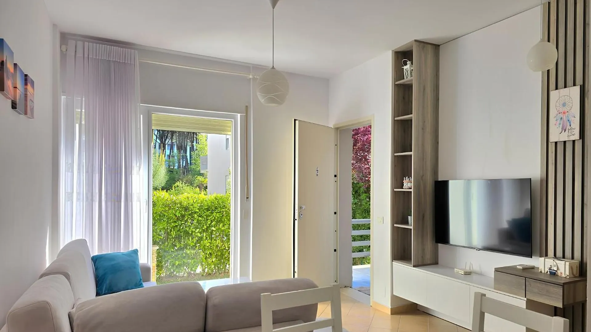 Secure Beach Apartment In Lalzit Bay Plazhi San Pietro Albania