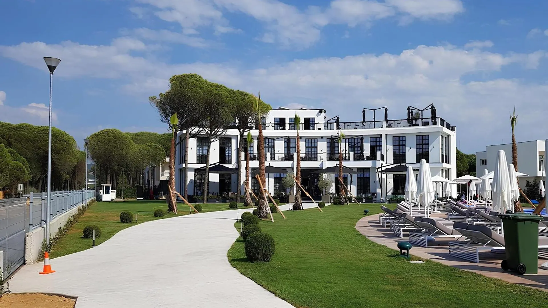 Secure Beach Apartment In Lalzit Bay Plazhi San Pietro